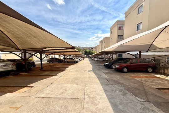 Garagem de apartamento para alugar com 2 quartos, 45m² em Laranjeiras, Contagem