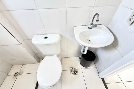 Banheiro Social de apartamento para alugar com 2 quartos, 45m² em Laranjeiras, Contagem