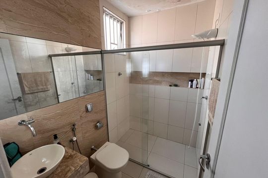 Banheiro 2 de apartamento para alugar com 3 quartos, 120m² em Lourdes, Belo Horizonte