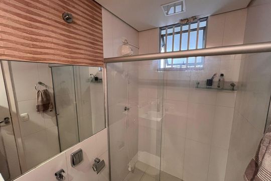 Banheiro 1 de apartamento para alugar com 3 quartos, 120m² em Lourdes, Belo Horizonte