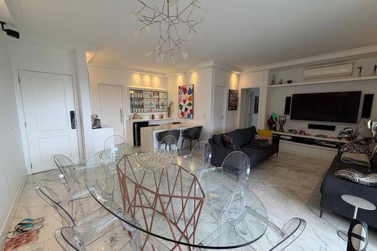 Sala de Estar de apartamento para alugar com 2 quartos, 113m² em Tamboré, Santana de Parnaíba