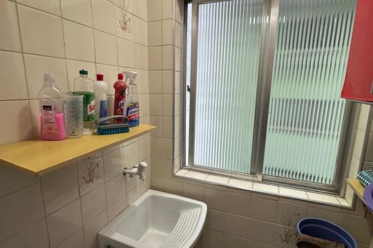 Cozinha e Área de Serviço de apartamento para alugar com 1 quarto, 55m² em Centro, São Vicente