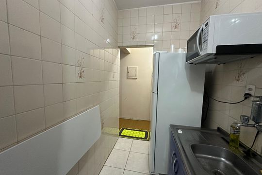 Cozinha de apartamento para alugar com 1 quarto, 55m² em Centro, São Vicente