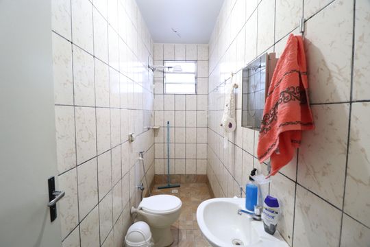 Banheiro Social de casa para alugar com 3 quartos, 150m² em Jardim Canaã, Uberlândia
