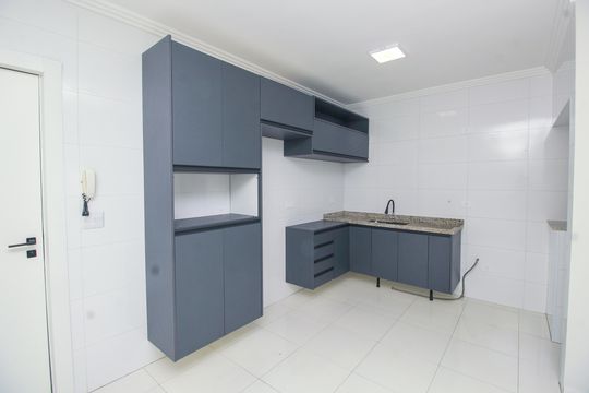 Cozinha de apartamento à venda com 2 quartos, 70m² em Vila Curuçá, Santo André