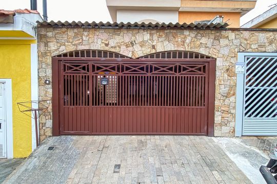 Fachada de casa à venda com 3 quartos, 145m² em Jardim Santa Maria, São Paulo