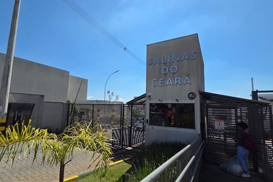 Fachada e portaria de apartamento para alugar com 2 quartos, 40m² em Jardim Europa, Suzano