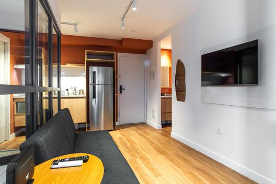 Cozinha de apartamento para alugar com 1 quarto, 42m² em Pinheiros, São Paulo
