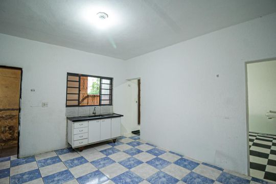 Cozinha de casa para alugar com 1 quarto, 60m² em Vila Cavaton, São Paulo