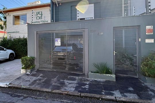 Fachada  de casa para alugar com 2 quartos, 85m² em Chácara Santo Antônio (zona Sul), São Paulo