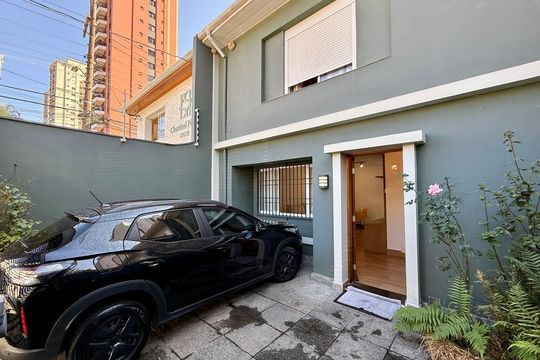 Garagem de casa para alugar com 2 quartos, 85m² em Chácara Santo Antônio (zona Sul), São Paulo
