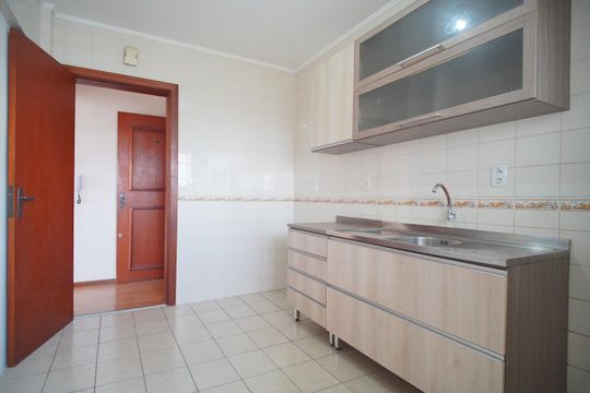 Cozinha de apartamento à venda com 2 quartos, 90m² em Centro, São Leopoldo