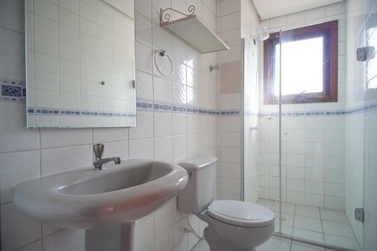 Banheiro de apartamento à venda com 2 quartos, 90m² em Centro, São Leopoldo