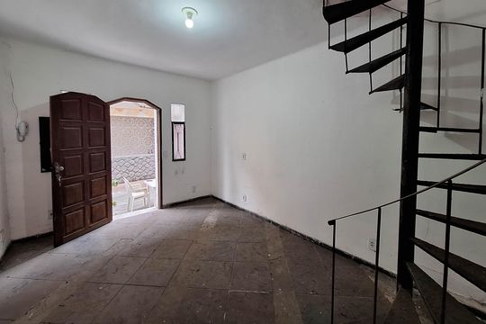 Sala 1 de casa para alugar com 2 quartos, 70m² em Engenhoca, Niterói