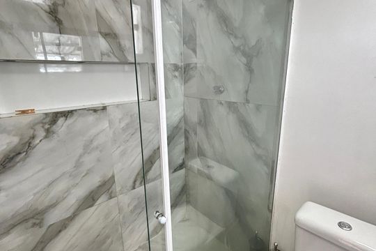 Banheiro de casa para alugar com 2 quartos, 100m² em Anchieta, Nilópolis