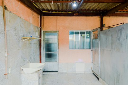 Área de Serviço de casa para alugar com 2 quartos, 34m² em Jardim Adriana, Guarulhos