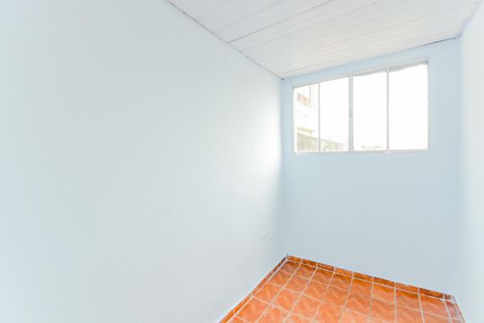 Quarto 2 de casa para alugar com 2 quartos, 34m² em Jardim Adriana, Guarulhos