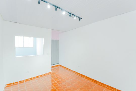 Quarto 1 de casa para alugar com 2 quartos, 34m² em Jardim Adriana, Guarulhos