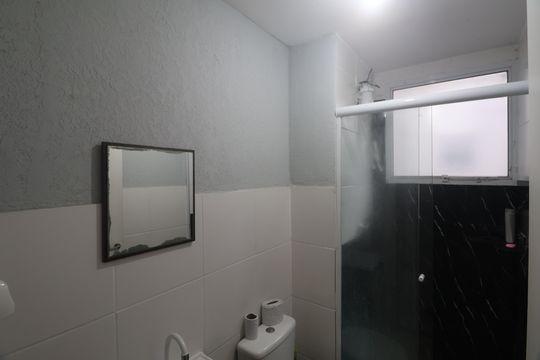Banheiro de apartamento à venda com 2 quartos, 32m² em Rio Branco, Canoas