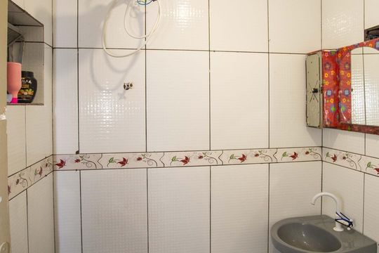 Banheiro de casa para alugar com 1 quarto, 113m² em Casa Grande, Diadema