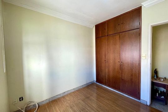 Quarto de apartamento para alugar com 3 quartos, 85m² em Sagrada Família, Belo Horizonte