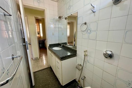 Banheiro de apartamento para alugar com 3 quartos, 85m² em Sagrada Família, Belo Horizonte