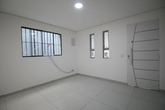 Sala de casa para alugar com 2 quartos, 76m² em Vila Nova das Belezas, São Paulo