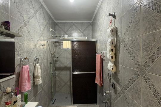 Banheiro Social de casa à venda com 1 quarto, 126m² em Nova Petrópolis, São Bernardo do Campo