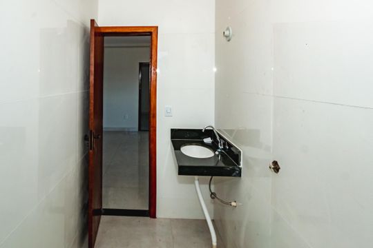 Banheiro Social de casa para alugar com 3 quartos, 70m² em Europa, Belo Horizonte