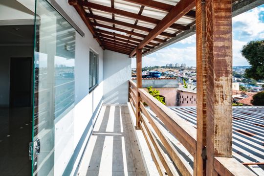 varanda dos fundos de casa para alugar com 3 quartos, 70m² em Europa, Belo Horizonte