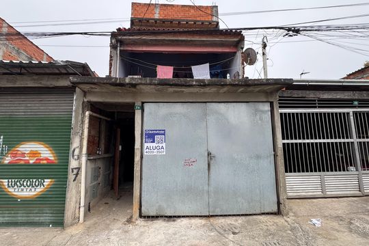 Fachada de casa para alugar com 1 quarto, 45m² em Parque das Garcas, São Bernardo do Campo