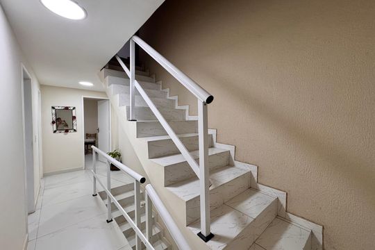 Hall Dormitórios de casa de condomínio à venda com 2 quartos, 149m² em Vargem Grande, Rio de Janeiro