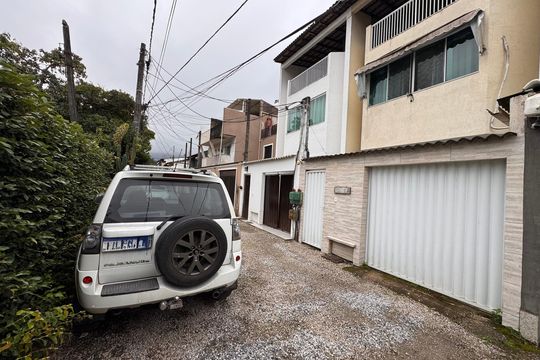 Fachada de casa de condomínio à venda com 2 quartos, 149m² em Vargem Grande, Rio de Janeiro