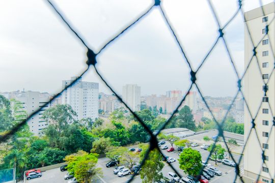 Vista Quarto 1  de apartamento para alugar com 2 quartos, 55m² em Portal dos Gramados, Guarulhos