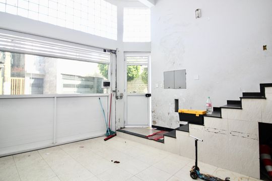 Garagem de casa para alugar com 3 quartos, 120m² em Jardim Miriam, Ferraz de Vasconcelos