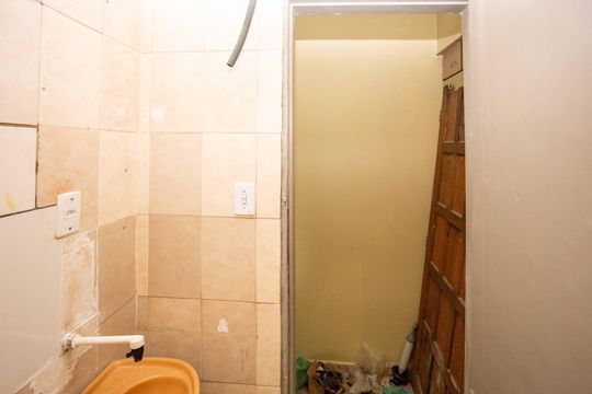 Banheiro de casa para alugar com 1 quarto, 113m² em Casa Grande, Diadema