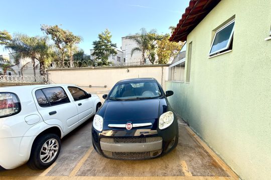 Garagem de apartamento para alugar com 2 quartos, 50m² em Cândida Ferreira, Contagem