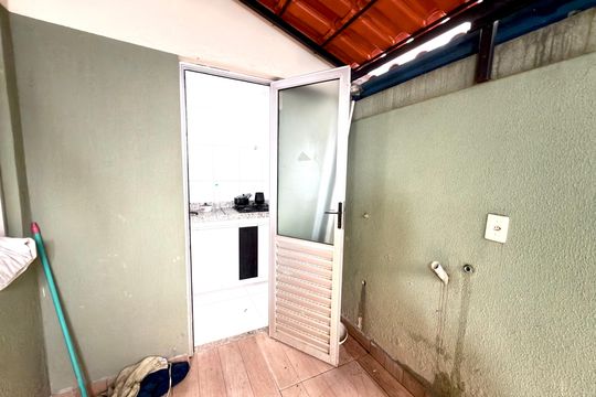 Cozinha e Área de Serviço de apartamento para alugar com 2 quartos, 50m² em Cândida Ferreira, Contagem
