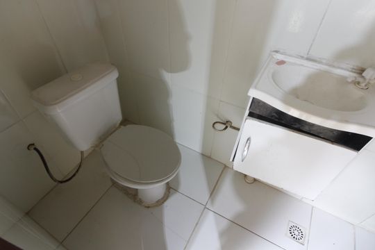 Banheiro Social de casa para alugar com 2 quartos, 52m² em Peró, Cabo Frio