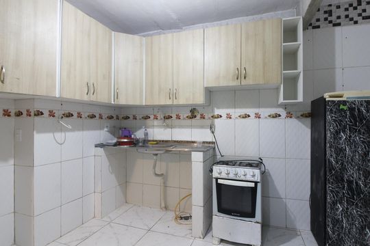 Cozinha de casa para alugar com 2 quartos, 52m² em Peró, Cabo Frio