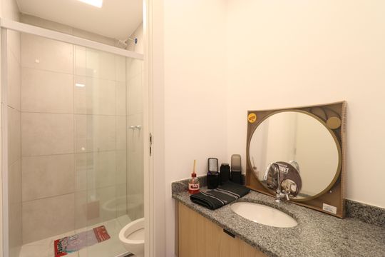 Banheiro de apartamento para alugar com 1 quarto, 30m² em Barra Funda, São Paulo