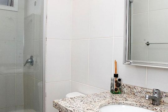 Banheiro 2 de apartamento à venda com 2 quartos, 98m² em Petrópolis, Porto Alegre