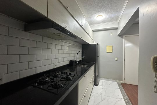 Cozinha de apartamento para alugar com 2 quartos, 54m² em Jardim Belval, Barueri