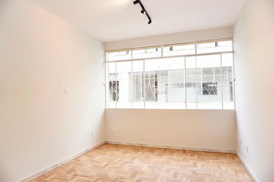 Sala  de apartamento à venda com 3 quartos, 85m² em Vila Paris, Belo Horizonte