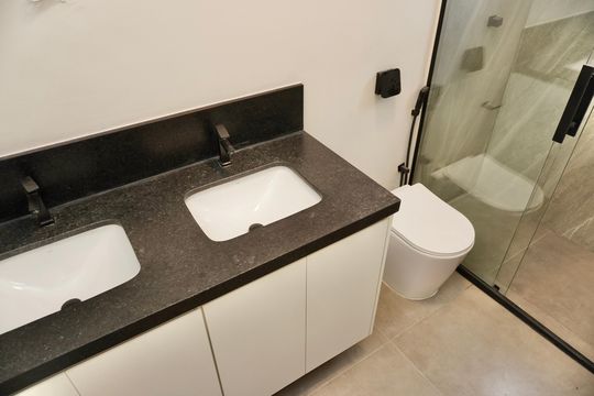 Suíte - Banheiro  de apartamento à venda com 3 quartos, 85m² em Vila Paris, Belo Horizonte