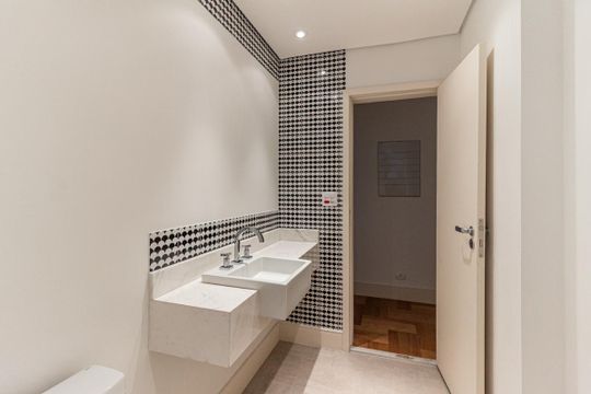 Banheiro Social de apartamento à venda com 3 quartos, 185m² em Consolação, São Paulo