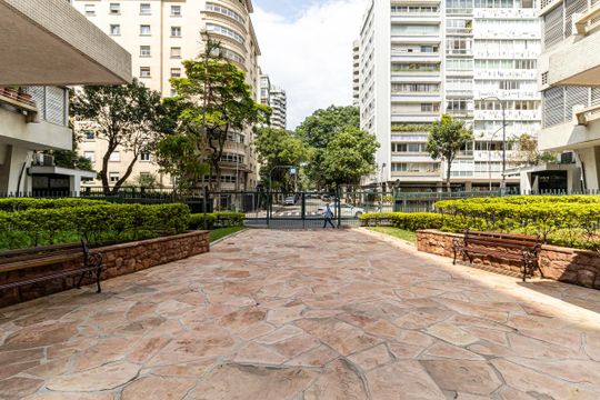 Hall de Entrada de apartamento à venda com 3 quartos, 185m² em Consolação, São Paulo