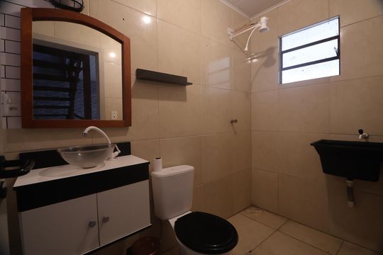 Banheiro  de casa para alugar com 1 quarto, 60m² em Nova Cachoeirinha, Cachoeirinha