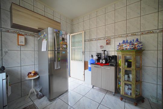Cozinha  de casa à venda com 3 quartos, 363m² em Cristal, Porto Alegre