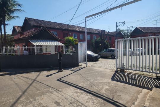 Fachada de apartamento para alugar com 2 quartos, 41m² em Colubandê, São Gonçalo